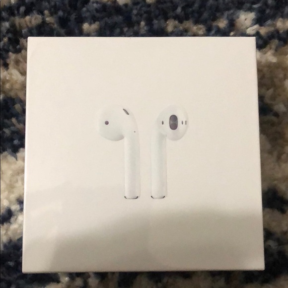 Generation 2 AirPod - Picture 1 of 3